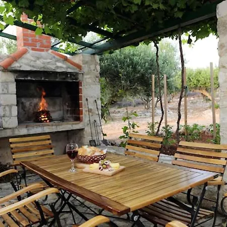 Charming With Private Pool In ヴィラ スティヴァン