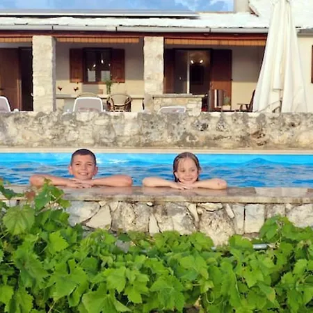 Charming With Private Pool In Willa